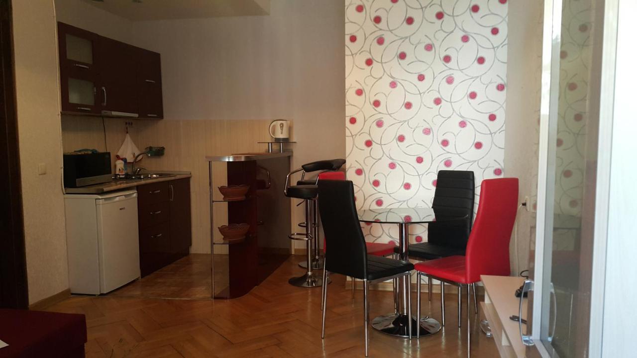 Apartment On Rustaveli Avenue Tbilissi Extérieur photo